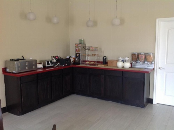 Executive Inn and Suites Jefferson image 15